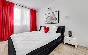 Ari Cinema Apartament With 2M Videoproiector